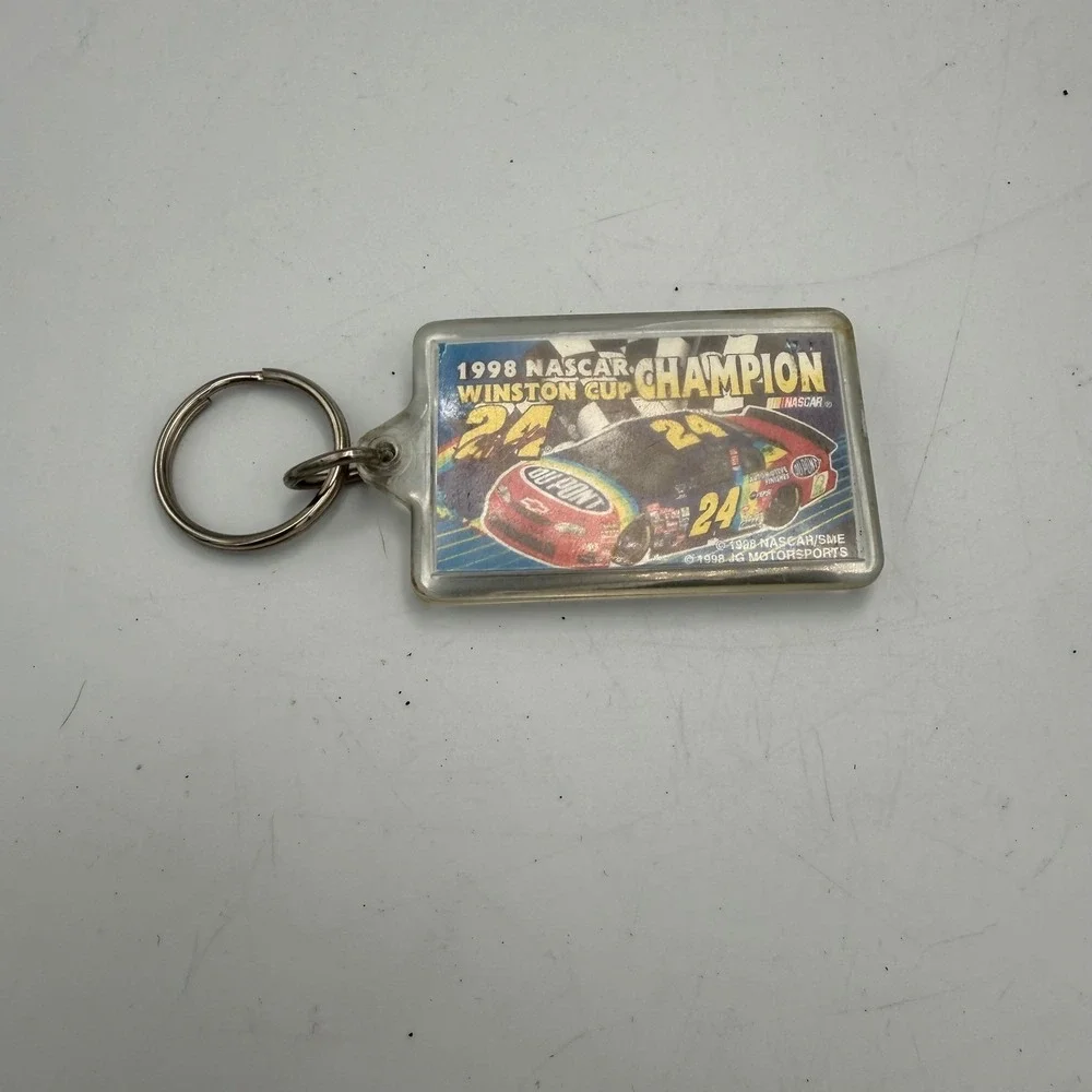 Vintage 1998 NASCAR Winston Cup Champion Jeff Gordon 24 DuPont Keychain Racing